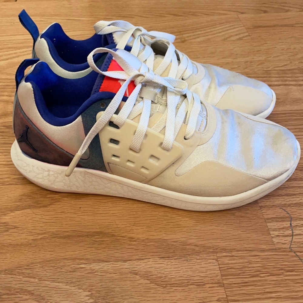 TAKING OFFERS- Jordans Men’s Sneakers 9.5